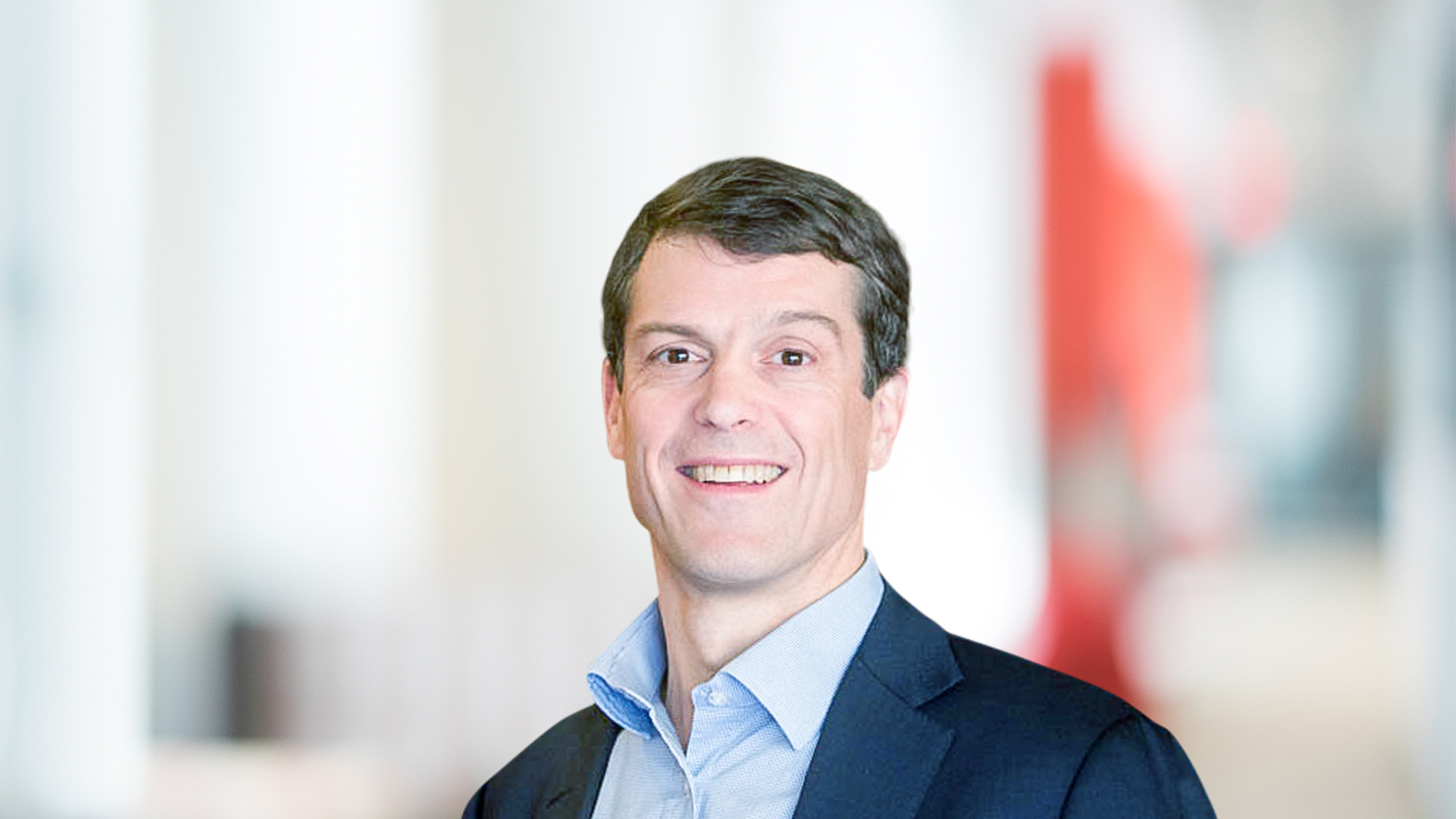 Headshot of Thomas Olsen