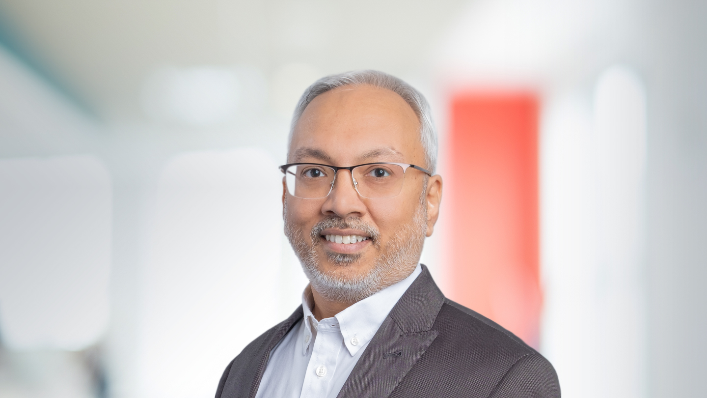 Headshot of Mohan Jayaraman