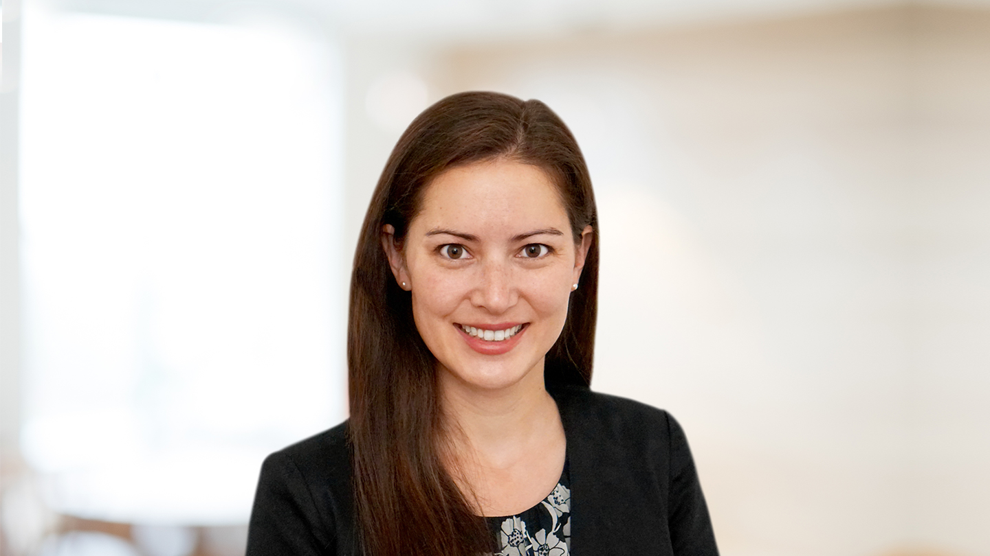 Headshot of Stephanie Hecht