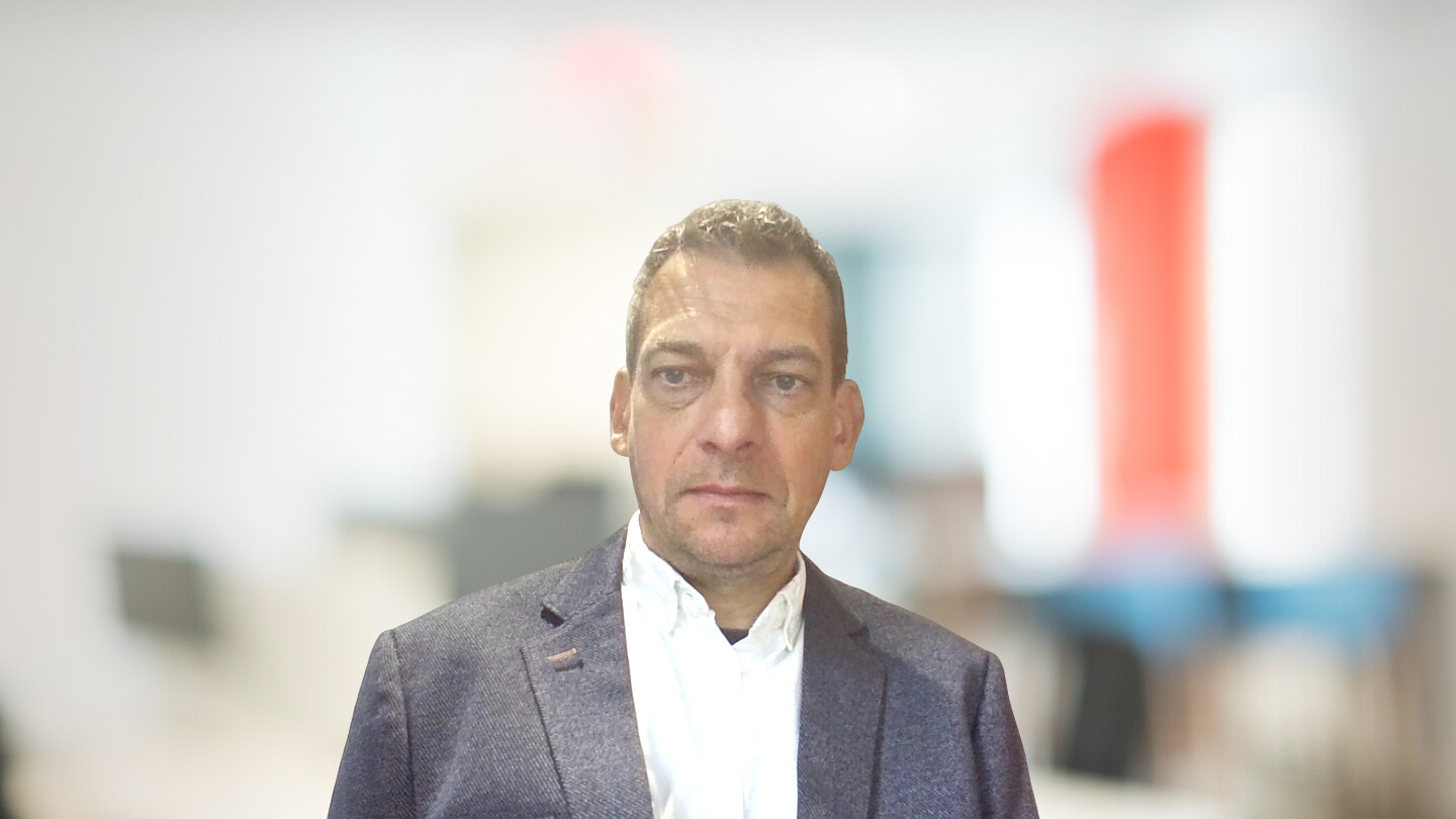 Headshot of Paul Smith