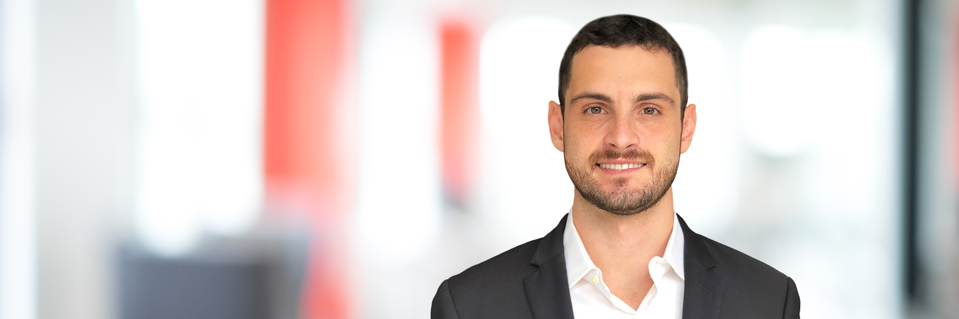 Headshot of Raphael Rezende