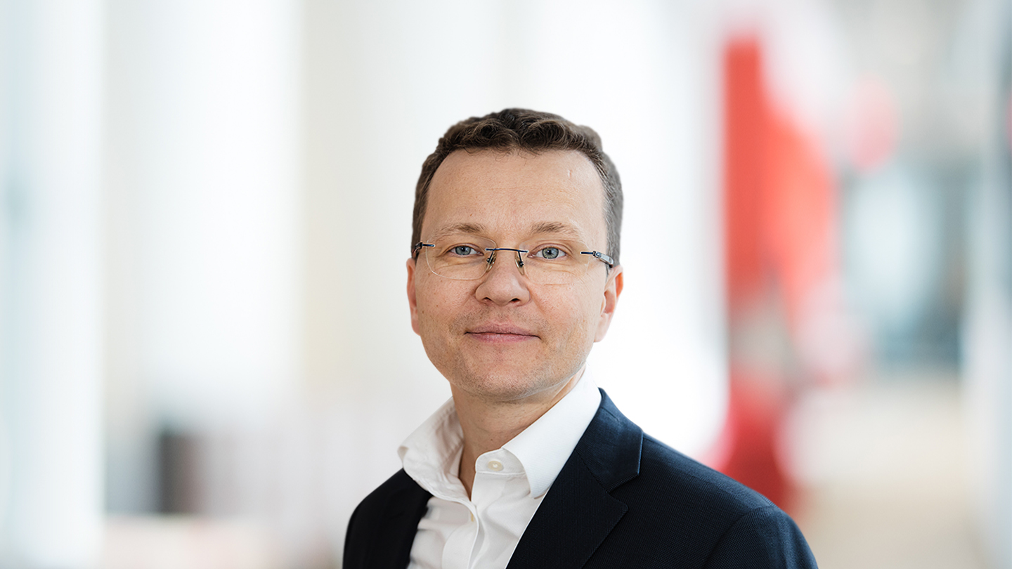 Headshot of Lauri Tumm
