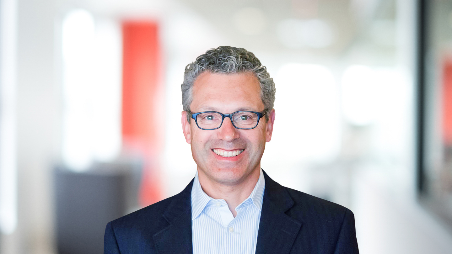 Headshot of Thomas Lustgarten